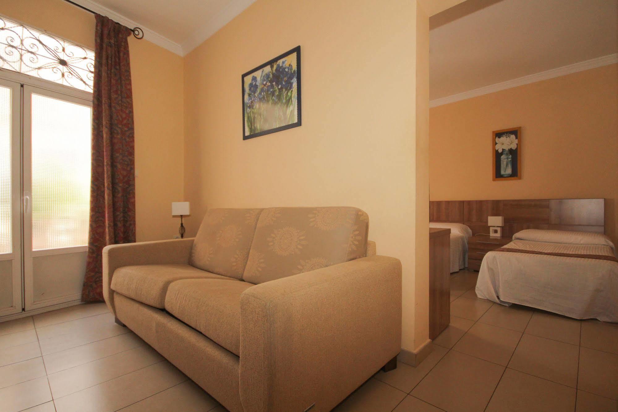 Hostal Costa Azul Grenada Zewnętrze zdjęcie
